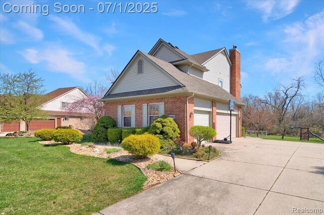 2565 River Woods Dr N in Canton Township, MI - Building Photo - Building Photo