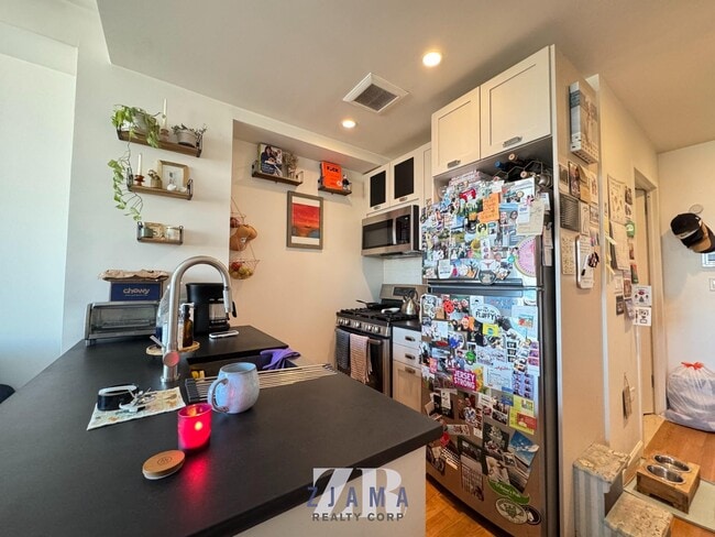 976 Fulton St in Brooklyn, NY - Building Photo - Building Photo
