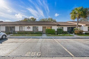 7360 Ulmerton Rd in Largo, FL - Building Photo