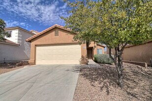 708 W Cholla Crest Dr in Green Valley, AZ - Building Photo