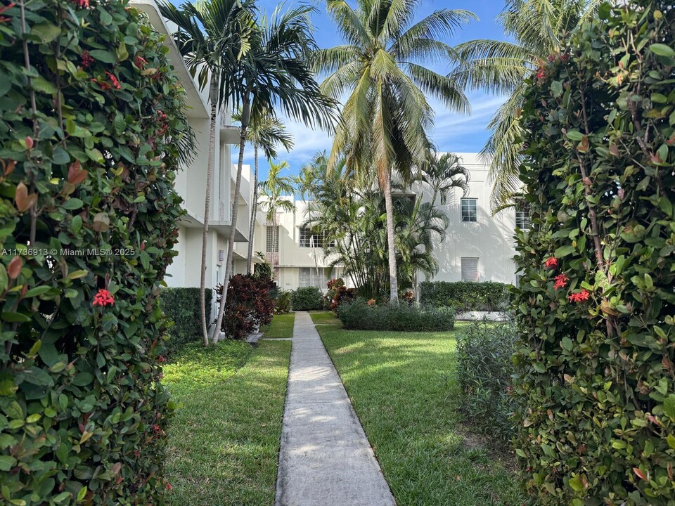 1056 Jefferson Ave in Miami Beach, FL - Building Photo