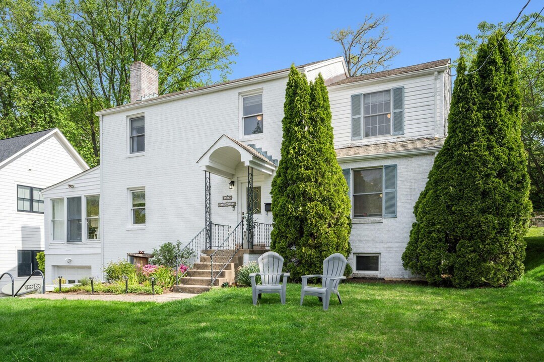 6023 Walhonding Rd in Bethesda, MD - Building Photo