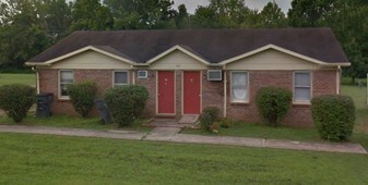 305 Bybee Branch Rd in McMinnville, TN - Building Photo