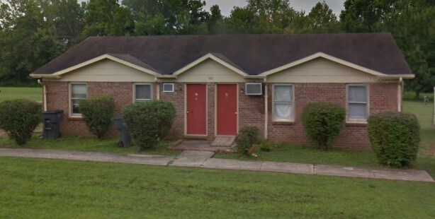 305 Bybee Branch Rd in McMinnville, TN - Foto de edificio