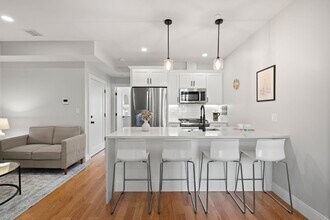 174 W Seventh St in Boston, MA - Building Photo - Building Photo