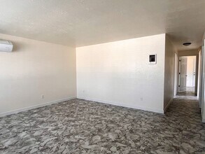 260 Hobbs St in Lebanon, OR - Building Photo - Building Photo