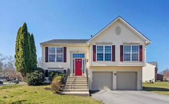 12828 Dunkirk Dr in Upper Marlboro, MD - Building Photo