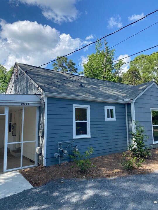 1011 Lakeview Dr in Auburn, AL - Building Photo