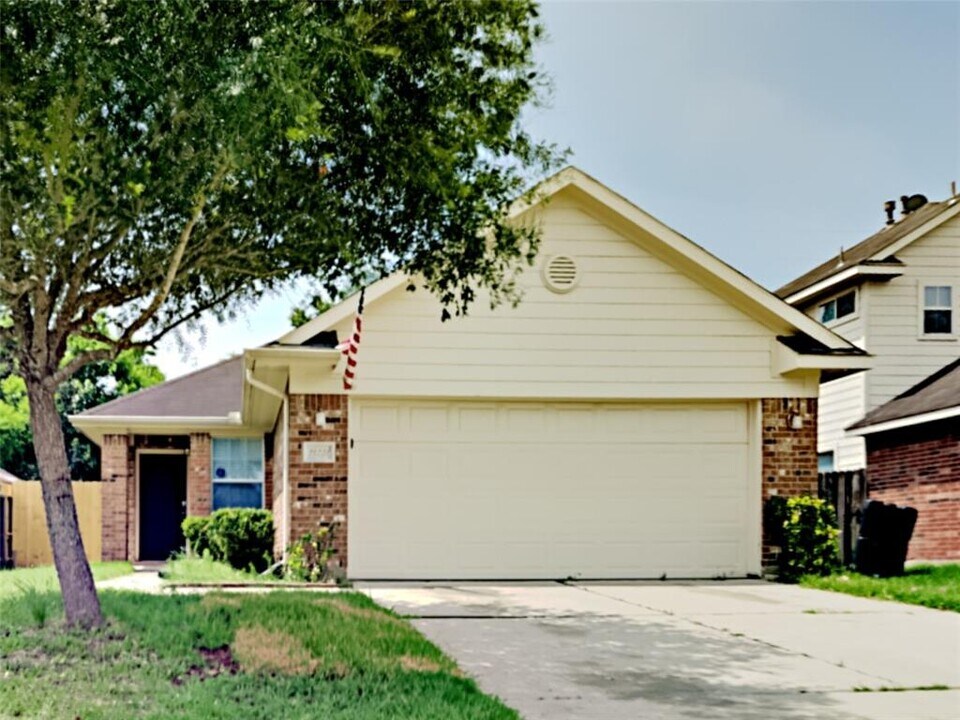 24231 Palo Dura Dr in Hockley, TX - Building Photo