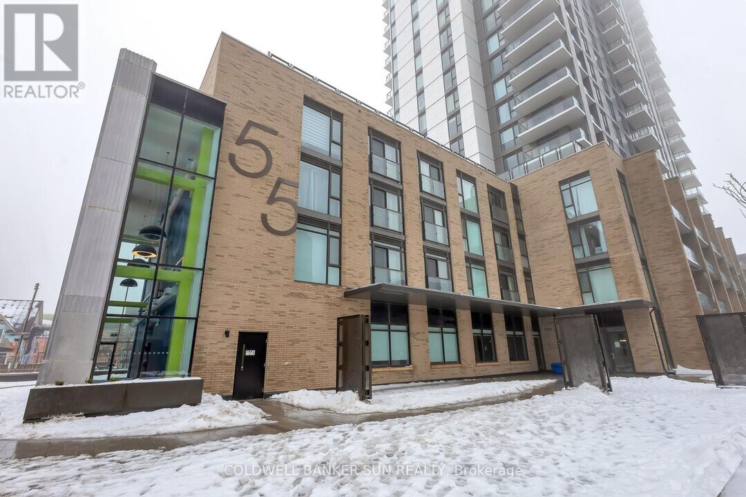 55-55 Duke St W in Kitchener, ON - Building Photo