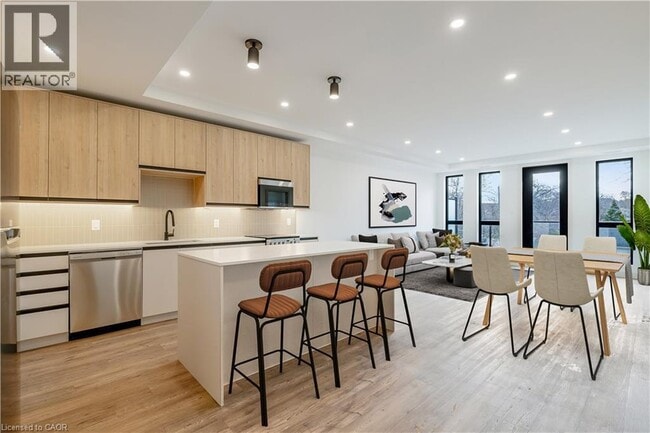 4390 Hillview Dr in Beamsville, ON - Building Photo - Building Photo