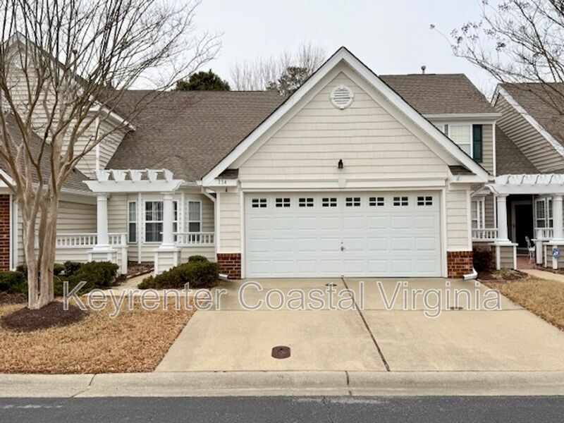 114 Lands End Ln in Carrollton, VA - Building Photo