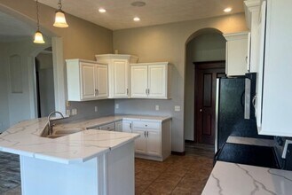 8113 S Copper Ridge Rd in Sioux Falls, SD - Foto de edificio - Building Photo