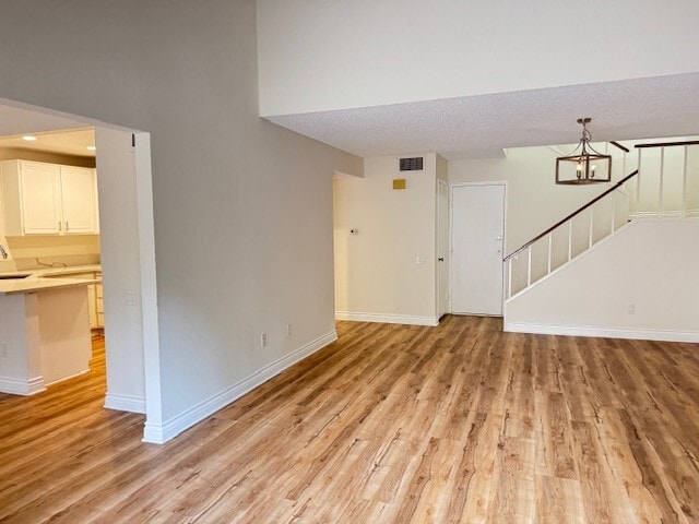 5016 E Atherton St in Long Beach, CA - Foto de edificio - Building Photo