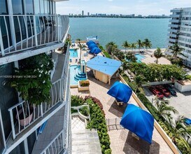 7601 E Treasure Dr, Unit 923 in North Bay Village, FL - Building Photo - Building Photo