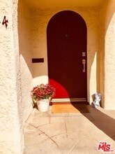 1344 S Curson Ave in Los Angeles, CA - Building Photo - Building Photo