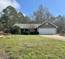 240 Lee Rd 2091 in Phenix City, AL - Building Photo