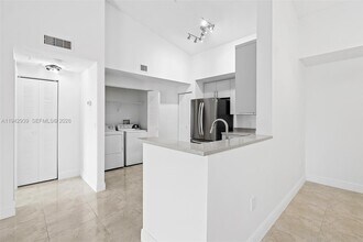 6992 SW 39th St in Davie, FL - Building Photo - Building Photo