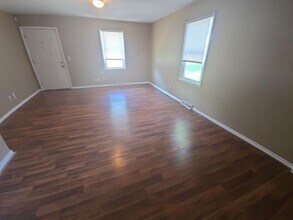 5228 S Ash St in Wichita, KS - Building Photo - Building Photo