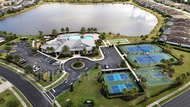 17218 Blue Rdg Pl in Bradenton, FL - Building Photo - Building Photo