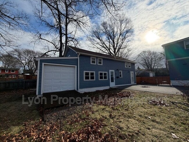 35 Albert Ave in East Providence, RI - Building Photo - Building Photo