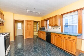 24 Bowman St in Boston, MA - Building Photo - Building Photo
