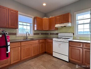 664 Amboy Ave in Woodbridge Township, NJ - Building Photo - Building Photo