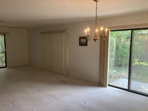 78 Golfview Dr in Homosassa, FL - Foto de edificio - Building Photo