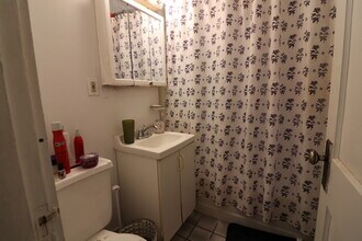 1665 Commonwealth Ave, Unit 5 in Boston, MA - Building Photo - Building Photo