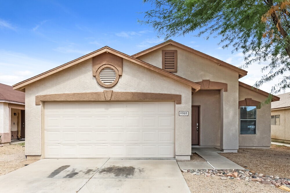 11522 W Wethersfield Rd in El Mirage, AZ - Building Photo