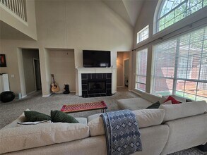 10620 Chestnut Ridge Rd in Austin, TX - Building Photo - Building Photo