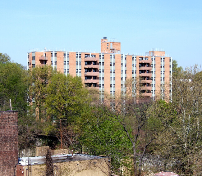 John F. Kennedy Arms in Elizabeth, NJ - Building Photo - Building Photo