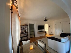 1365 N Corona St, Unit 13 in Denver, CO - Building Photo - Building Photo