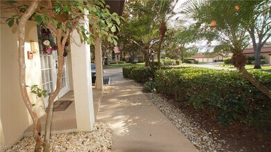 9856 Costa Mesa Ln in Bonita Springs, FL - Foto de edificio - Building Photo
