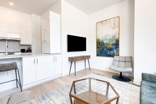 4500 Rue Hutchison in Montréal, QC - Building Photo