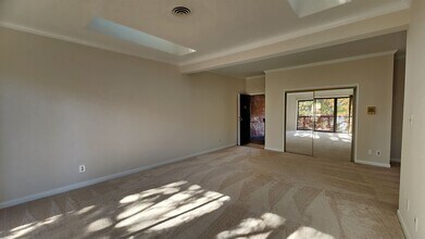 2700 Dartmouth Rd in Alexandria, VA - Building Photo - Building Photo