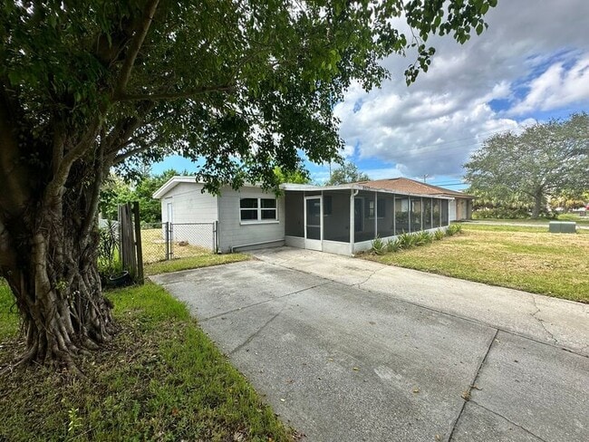 8972 67th St in Pinellas Park, FL - Building Photo - Building Photo