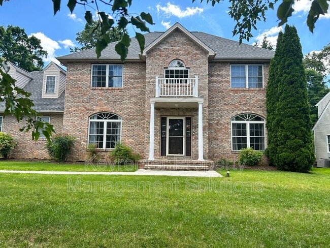 property at 104 Buckingham Pl