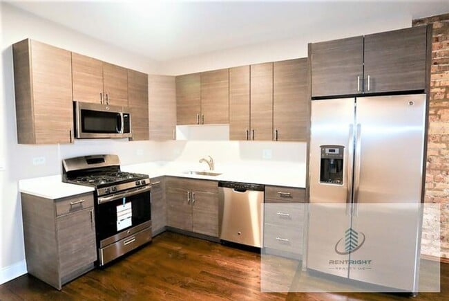 2230 N Sawyer Ave, Unit 3E, Unit 3E