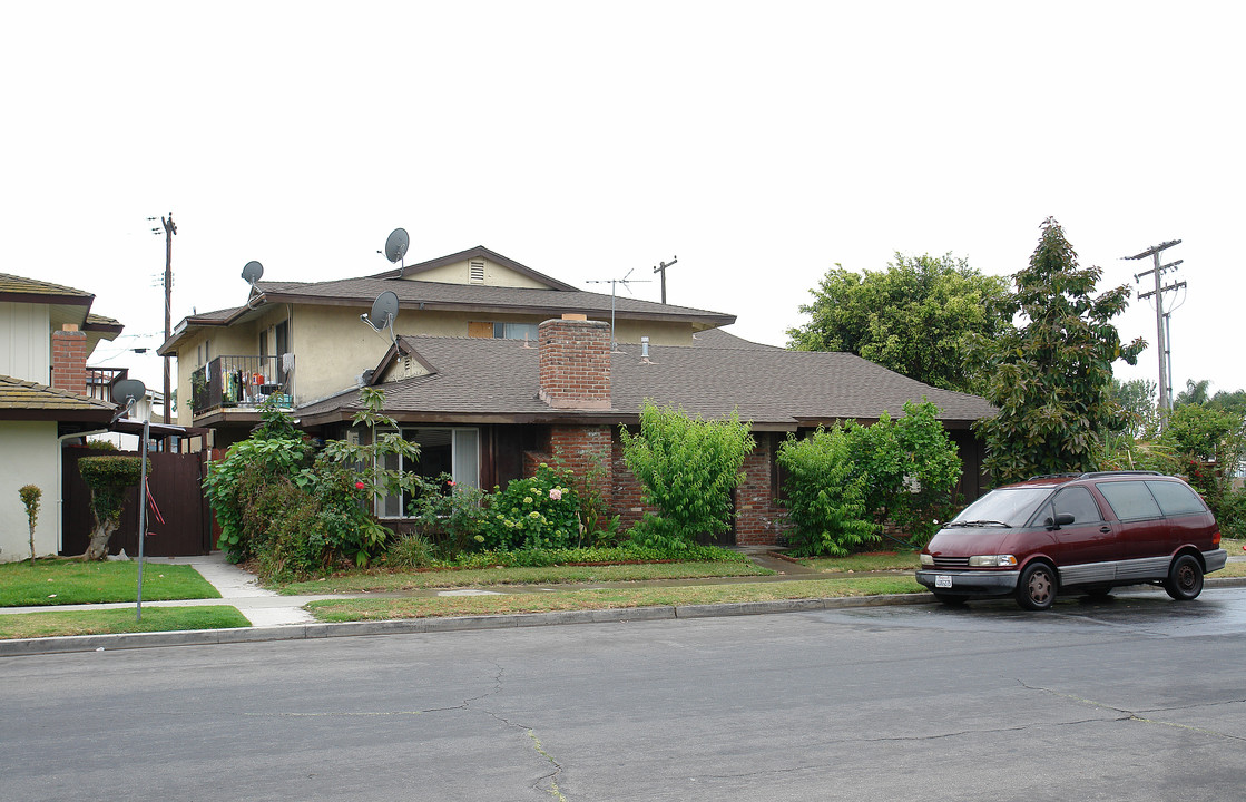 13162 Newport Ave in Garden Grove, CA - Building Photo