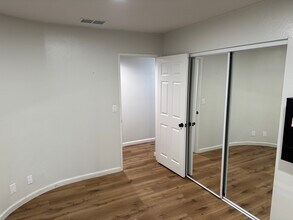 210 E Plymouth St, Unit 7 in Inglewood, CA - Building Photo - Building Photo
