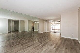 813 Regal Palm Ct in Brandon, FL - Building Photo - Building Photo