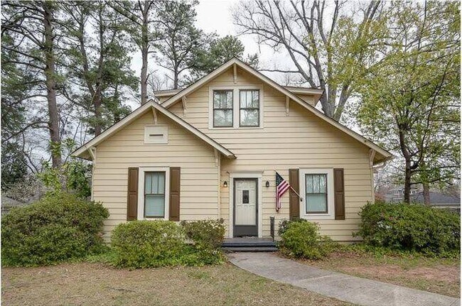 1825 Cambridge Ave, Unit 1 (2/2) in College Park, GA - Building Photo - Building Photo