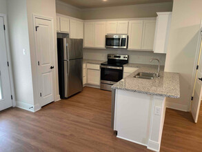10310 Candlewood Wy in San Antonio, TX - Building Photo - Building Photo