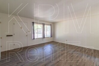107 Edan Ave in Stockton, CA - Building Photo - Building Photo
