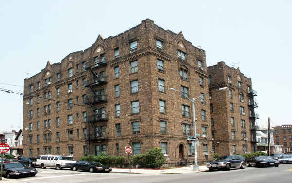 3111 Glenwood Rd in Brooklyn, NY - Foto de edificio - Building Photo