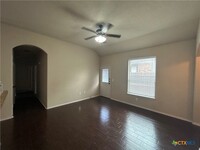 716 Creekside Cir in New Braunfels, TX - Foto de edificio - Building Photo