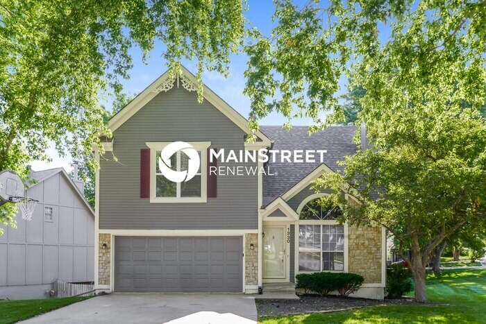 1330 N Anne Shirley Dr in Olathe, KS - Building Photo
