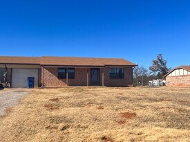 928 S County Line Rd in Blanchard, OK - Building Photo