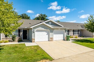 Redwood Green 3942 in Uniontown, OH - Building Photo